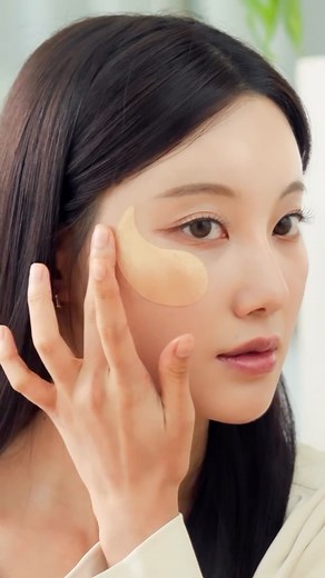 224K views · 228 reactions | Give your tired eyes a golden rest tonight ✨ Let go of the fatigue and keep only the glow. #kbeauty #Indianbeauty #KbeautyForIndia #GlowEyes #MirabelleKorea | Mirabelle Korea | Facebook
