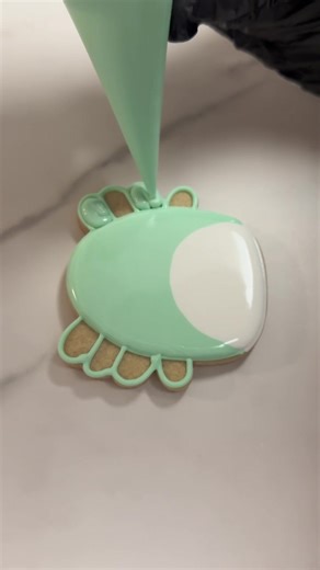 Sweet treats from the happiest amphibian around! 💕🌊 #fyp #cookies #cookiedecorating #sugarcookie #cookiesoftiktok