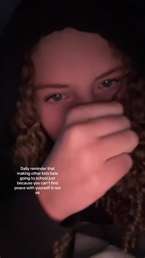 Someone told me to put a toaster in my bath🤷‍♀️😂#fypシ゚viral #trend #ihateschoolsomuch #bullies