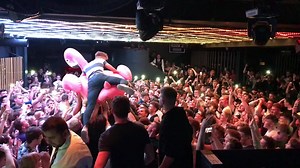 Have you ever seen a man try to crowdsurf 1000 people on a giant inflatable flamingo??!! 😱🚣🏻‍♂️😂 #NotAnotherBoringClubnight | Skint - Thursdays at The Points