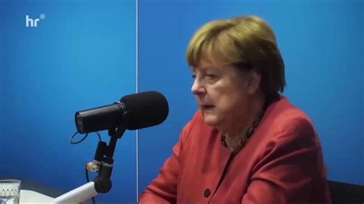 @RadioCanadaInfo « ...un sur quatre (25,9 %) adhère à l’idée que l’immigration est organisée délibérément par les élites politiques, intellectuelles et médiatiques pour remplacer la population canadienne. » N'est-ce pas ce qu'Angela Merkel nous a confirmé🤷‍♀️🤦‍♂️🤦‍♀️🤷‍♂️