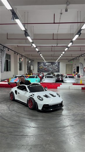 Porsche GT3RS Tribute: Iconic Wing, Wide‑Body Performance Legend