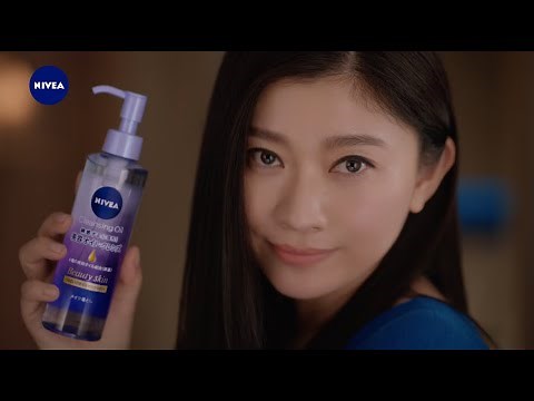 篠原涼子、47歳美魔女の洗顔術公開！美肌の秘訣はメイク落とし 『ニベア 美容オイルクレンズ』CMメーキング