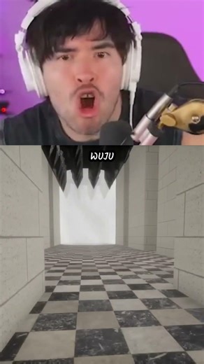 Que esta haciendo MICKY MOUSE ahi #juegagerman #humor #roblox