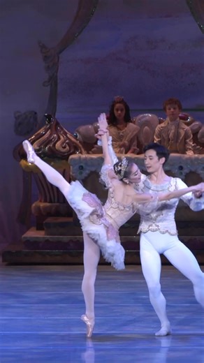 “George Balanchine's The Nutcracker®” is one month away! One of our favorite moments is the iconic pas de deux, the dance that captures the wonder of the season. Don’t just dream it, see it! Get your tickets today! 📷: Alexander Iziliaev 🩰: Yuka Iseda and Zecheng Liang of Philadelphia Ballet with Students of School of Philadelphia Ballet in "George Balanchine's The Nutcracker®," choreography by George Balanchine ©, The George Balanchine Trust. | Philadelphia Ballet