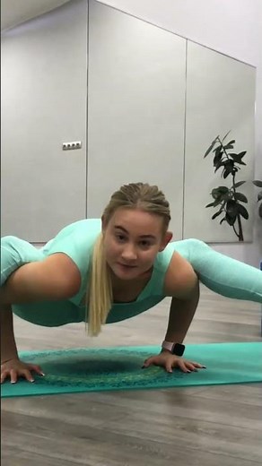 Flexibility Stretch Flow for Total Relaxation | 1-Minute Yoga 🌟 #Stretching #YogaForRelaxation