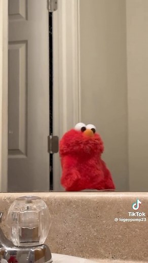 47K views · 4.4K reactions | Way to start 2024! 朗 - - - #elmo #elmomemes #anxiety #anxietylife - - Cr @logeypump23 | Britmanspeaks | Facebook