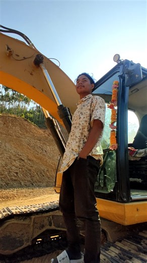 JYOTIRMOY The Explorer on Instagram: "👍🤗👷😍"