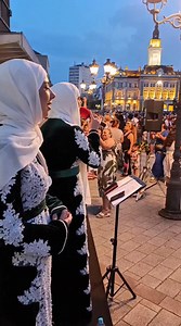 84K views · 2.3K reactions | U centru Novog Sada u nedelju uveče je održana 15. tradicionalna Bajramska sofra – Ulica otvorenog srca. Događaj su organizovali Islamska zajednica Srbije-Mešihati srbijanski i sandžački, Muftijstvo vojvođansko i Udruženje "Nur-Svetlost". | mojnovisad.com | Facebook