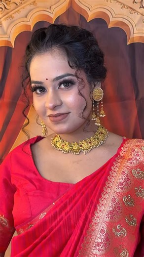 VSMAKEOVER | A classic South Indian makeover with glowing glitter eyes, soft nude lips & beautifully detailed bridal elements ✨💛 Creating looks that... | Instagram