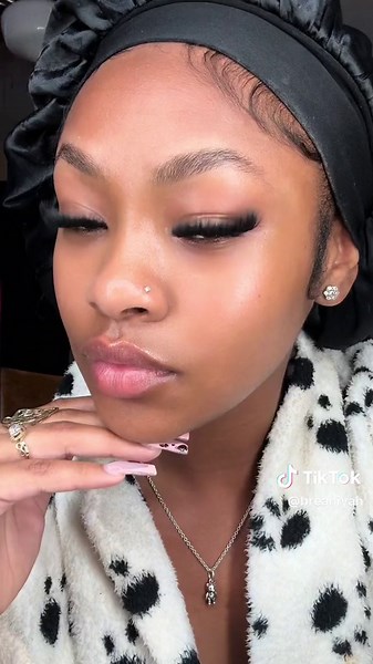 Enhance Your Look with Cluster Eyelash Extensions