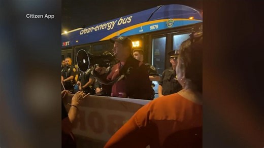 10 protesters arrested for blocking bus carrying asylum-seekers in New York City