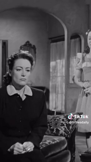 Joan Crawford and Ann Blyth in ‘Mildred Pierce’ (1945)