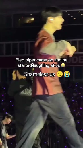 not jungkook laughing at army shamelessly screaming at pied Piper 😭 #bts #jungkook #jk