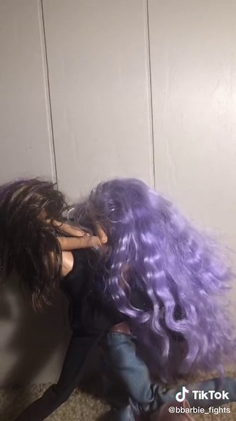 First Barbie fight video😀 Gia vs Kyla.Who do you think won?#FYP#firstvideo#Barbiefight