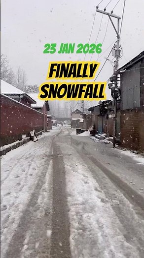 Finally snowfall hogaye kashmir mai #snowfall #srinagarvlog #kashmiriculture