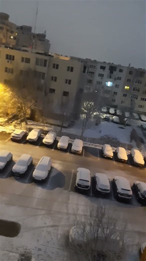 ❄️ FROZEN CARS at –4°C! Winter Has Taken Over the City 🥶