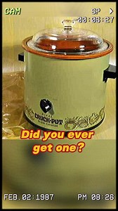 Was your kitchen like this when you were a kid? #nostalgia #childhoodmemories #1990s #2000s #usa #kitchen #house #america #oldisgold | Retro Vibes USA