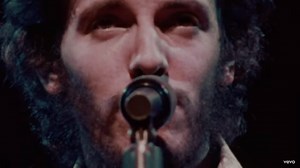 Bruce Springsteen Performs 'Thundercrack' In 1973