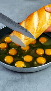 This appetizer recipe will make any chef envious! Ingredients: eggs: 8 pc bread: 1 pc The filling: tomatoes: 1 pc ham: 200 g (7.1 oz) parsley: 15 g (0.5 oz) mozzarella: 200 g (7.1 oz) salt: 3 g (0.1 oz) black pepper: 2 g (0.1 oz) | Appetizing.tv