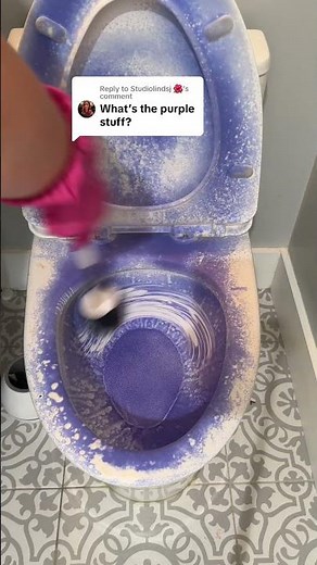 Satisfying bathroom cleanup with oxiclean #cleaning #bathroomcleaning