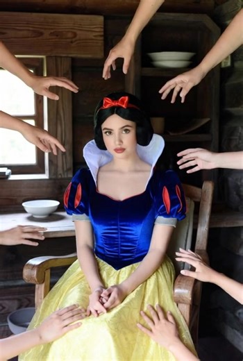 Serge Miclo on Instagram: "IA. Ahhhh, Blanche Neige et les 7 mains. Toute ma jeunesse... ❤️"