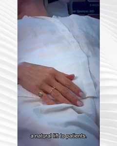 Have a look at a real Sofwave™ day - experience the future of skincare with Sofwave's cutting-edge ultrasound technology ✨ From warm welcomes to clinically proven results, see how top providers use Sofwave’s ultrasound technology to refresh, lift, and restore your skin. Ready to try the magic of our ultrasound technology for yourself? Want to learn more?👍⁣⁣Like and follow our page for the latest updates!🌊 | Sofwave