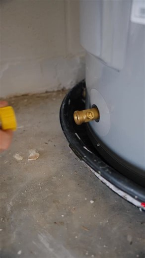 Sediment Buster | Listen to the sound of the Sediment Buster flushing this water tank 👀🙌 Follow for more plumbing ASMR! 🤩🔥 🏷 - - - #watertank #plumbing... | Instagram