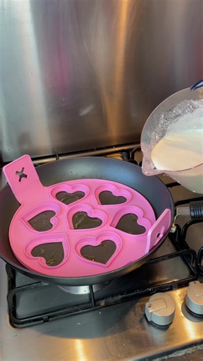 Mini Pancake Moulds: A Satisfying Culinary Tool