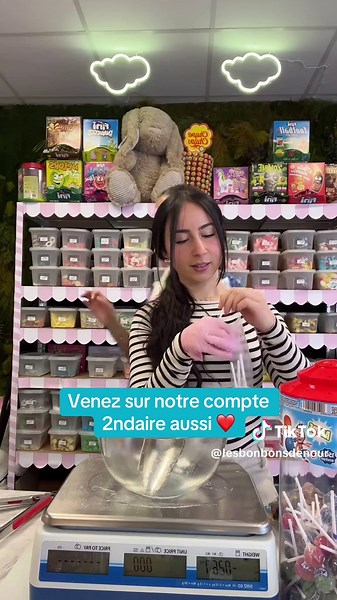 Découvrez nos nouvelles peluches et bonbons en direct