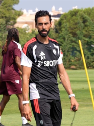 Alvaro Arbeloa is BACK in the Premier League as Fulham's new manager 🇪🇸🙌 The former Liverpool and West Ham star is setting standards high early in pre-season 😤 ↳ The Premier League Returns August 22. Witness Greatness. Every Match. Live & Exclusive. Available in 4K only on Stan Sport. #StanSportAU #PremierLeague #Fulham