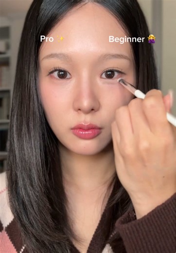 Easy aegyosal tutorial to make your eyes look bigger, brighter, and more K-pop like ✨ This simple Korean makeup trick creates soft under-eye volume by adding a subtle shadow and a natural highlight right under your natural eye puff. When blended properly, it gives that natural K-beauty aegyosal effect without looking harsh. Save this if you want to try the natural aegyosal makeup technique 💗 Products used: • @thetoollab_official 233 Eye Underliner • Mac Soba Eyeshadow • @toocoolforschool US Art