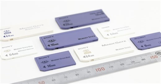 著作権保護技術の有無とサイズ違いで4種類、ソニーの初期型「メモリースティック」（4～128MB×2、1998年頃～）：ロストメモリーズ File014（再掲） | テクノエッジ TechnoEdge