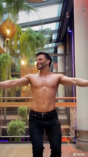 When a man knows how to dance 🇮🇷 @millonmusic #bellydance #bellydancer #dançadoventre #arabicdance #orientaldance #танецживота #肚皮舞 #ベリーダンス #الرقصالشرقي #danzadelvientre #danzaoriental #danzaarabe #rakssharqui #oryantal #orientalisimo #oriental #orientalism #dance #danza #danse #dancer | Orientalísimo