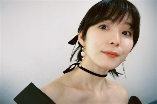 松岡茉優 on Instagram: ". #ENGEIグランドスラム 10周年おめでとう✨🥳 20歳だった私も30歳になってるよ。 じつは18歳くらいから お世話になってるスタッフさんが多くいらっしゃるのです。 だからちょっと里帰りみたいな ただいま的な ちょっとホッとする"