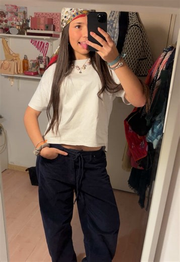 blouse fit 4ever 🫐🐩🌞 https://pin.it/1RZifKkNI #blouse #oodt #bijoux #fashion #outfit