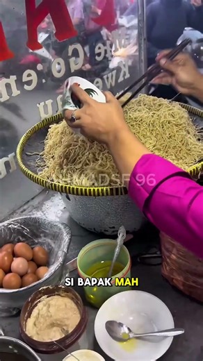 Mie goreng saroja inovasi sendiri resep turun temurun !!! #shorts