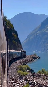"Canada’s Luxury Train the Rocky Mountaineer." 📷: sebpic_ on Instagram 🚂: Rainforest to Gold Rush | Rocky Mountaineer
