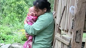 17K views · 143 reactions | I stayed home with my children, he went into the forest to find bamboo shoots to sell at the market | Ellie | Facebook