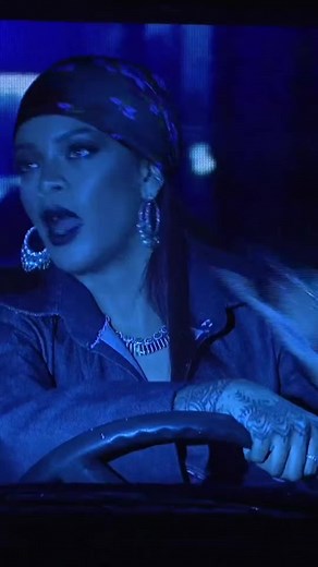Amazing Rihanna Performance: 'Bitch Better Have My Money'