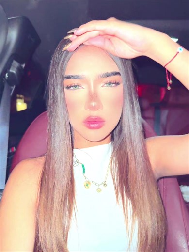 Videos de Nath flowers 🫧 (@nathyflowerss_) con “original sound - ☆anjelica☆huston.fp☆”