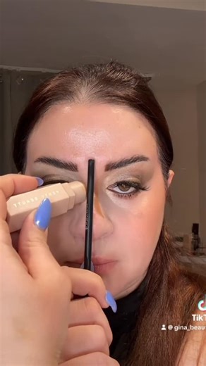 Gina Makeup on Instagram: "Nose hack #fypシ❤️💞❤️ #makeupdubai #ginamakeuphack #makeuphacks #nosehack"