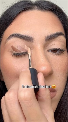 TWO minute easy eyeshadow look! Obsessed with this #eyeshadow