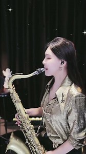 媛宝把直播里的萨克斯动人片段剪成Shorts 短短几秒却很打动人心 #SaxTouch #JazzSaxMomentClip #SaxMusicVibe #ShortVideo 🎷