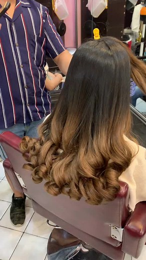 Transform Your Look with Vibrant Pink Hair Color