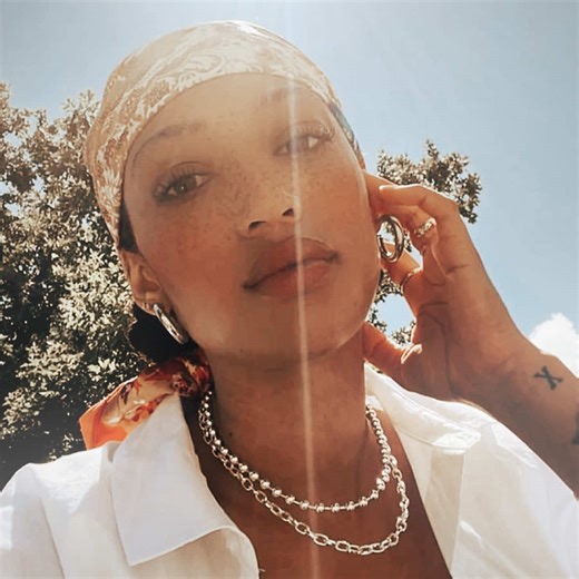 Appreciating a Funny and Gorgeous Girl