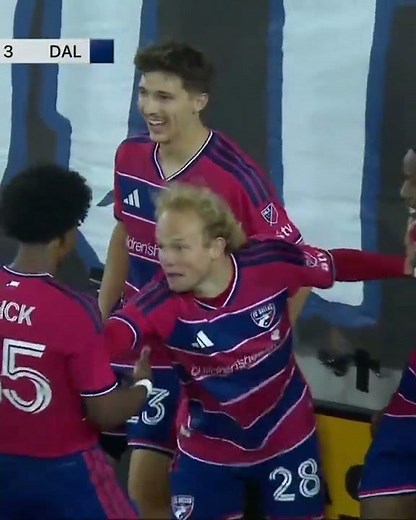 Samuel Sarver's iconic celebration after scoring the winning goal for Dallas FC in the 92nd minute.😅