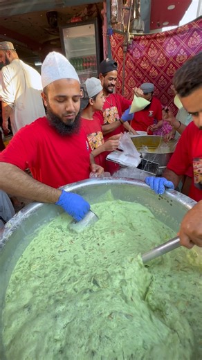 Summer Special Jungli Falooda in Lyari | Mama Jungli Falooda | Crushed Ice Milkshakes | Rs/- 100