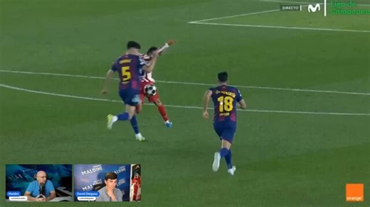 Lo de @MundoMaldini de verdad que es acojonante:🟥 Roja a Cubarsí: "Olvidémonos de la voluntariedad en el fútbol, es ridículo, nadie quiere hacer penalti por ejemplo"🥰 Penalti de Pubill: "Yo entiendo, que el árbitro entienda, que lo que quiere Musso es darle el balón a Pubill para que saque"