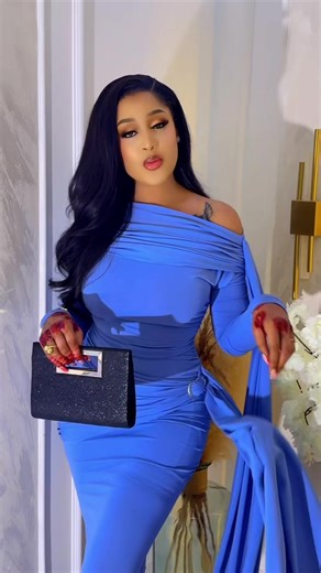 @robe biiii ohhh by@Venus and Co maekup by@ndawabeauty